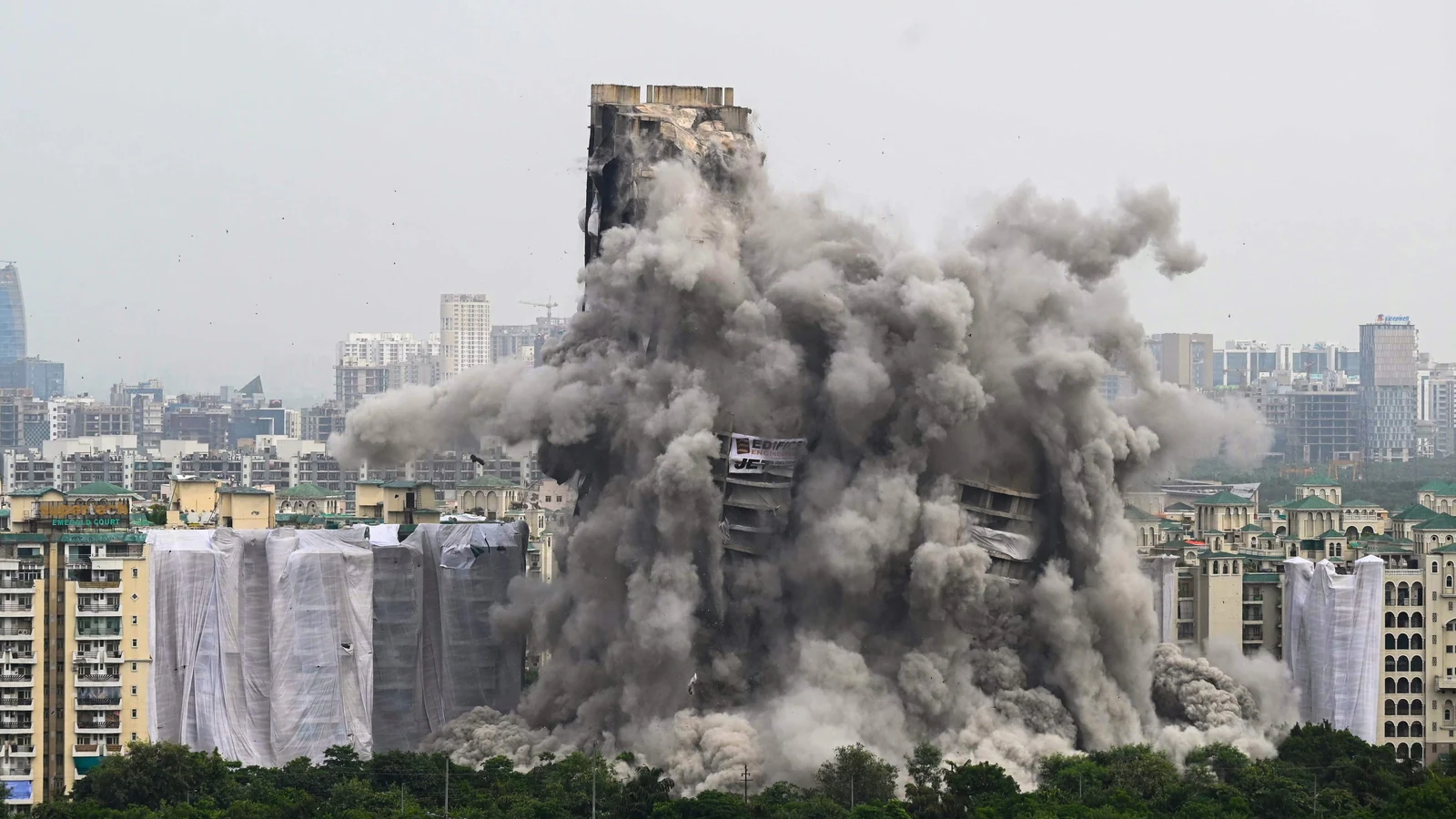 Health Concerns due to Noida twin tower demolition